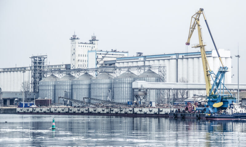 Explozie și incendiu la Rostov. Dronele ucrainene fac victime în portul strategic