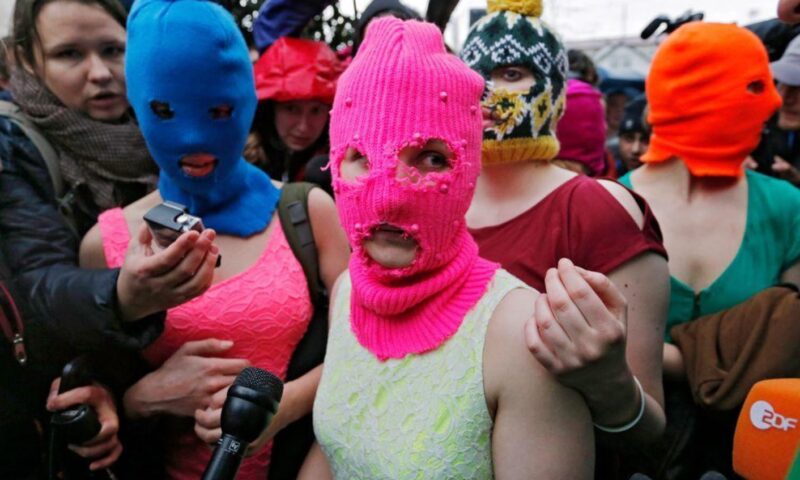 Cenzura Kremlinului, în acțiune. Faimoasa trupă Pussy Riot scoasă în afara legii