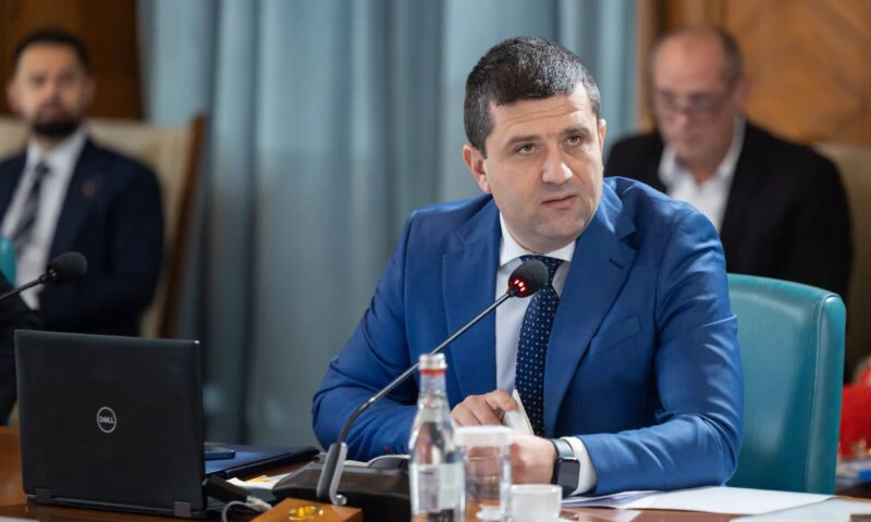 Radu Miruță primește atribuții extinse în Guvern. Ce ministere va coordonare