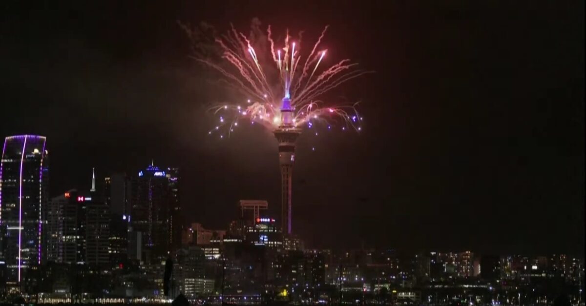 A început trecerea în noul an. Primele și ultimele țări care intră în 2026