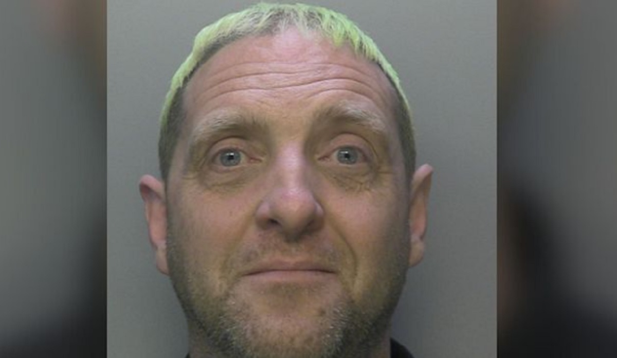 Realitatea întrece ficțiunea. Cum și-a implicat un tată copilul în uciderea mamei