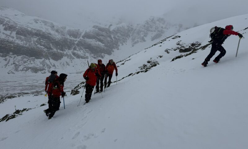 Ce scrie presa britanică despre adolescentul englez dispărut lângă Bran