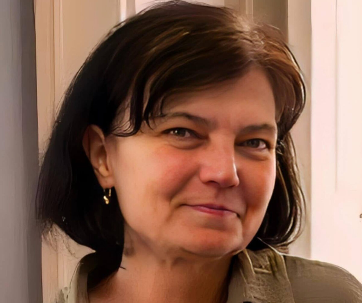 A murit jurnalista Simona Popescu. A plecat să se odihnească, lăsând în urmă ceea ce a iubit mai mult