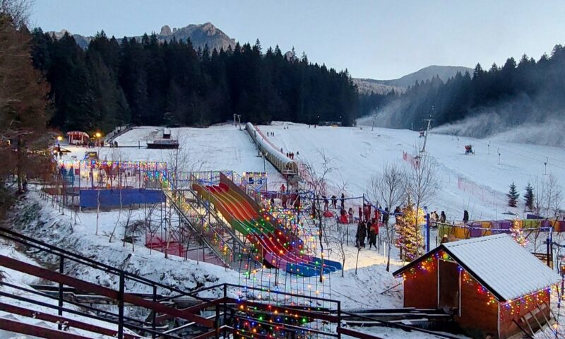 Pârtiile de schi și săniuș, deschise în stațiunea Durău. Recomandări pentru turiști