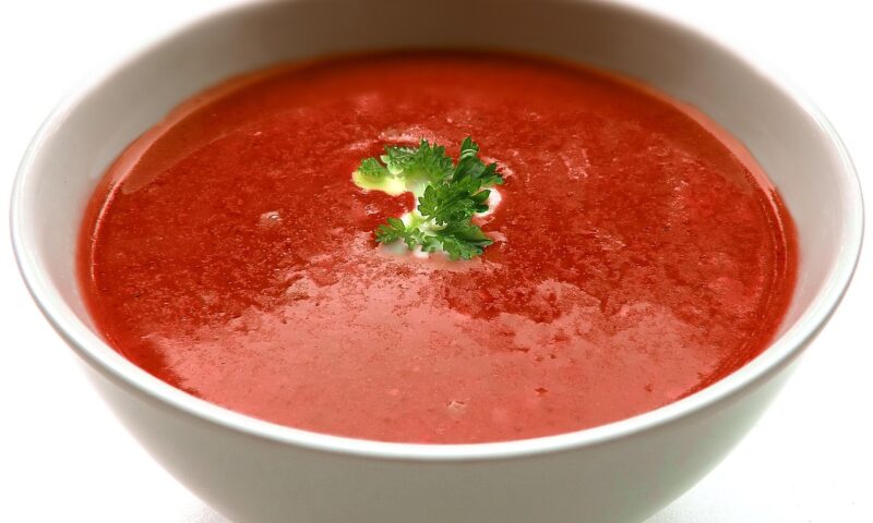 După excesele de Revelion, Mary Berry propune o supă de roșii