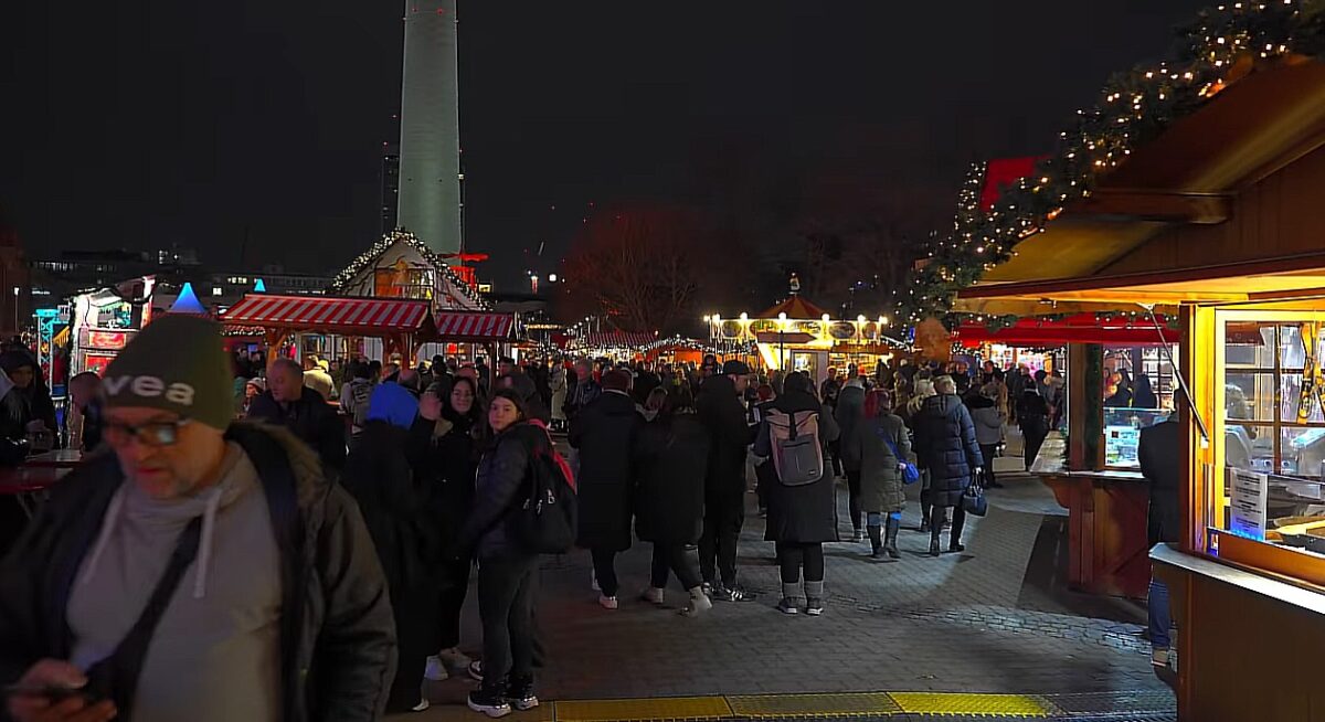 Nașterea lui Isus, criticată la Berlin. Turul de Crăciun care provoacă discuții aprinse