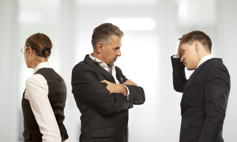 Tensiuni la birou. Patru zodii riscă discuții aprinse cu superiorii