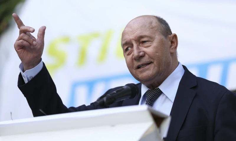 Băsescu: România riscă să fie forțată să vândă active strategice din cauza datoriilor