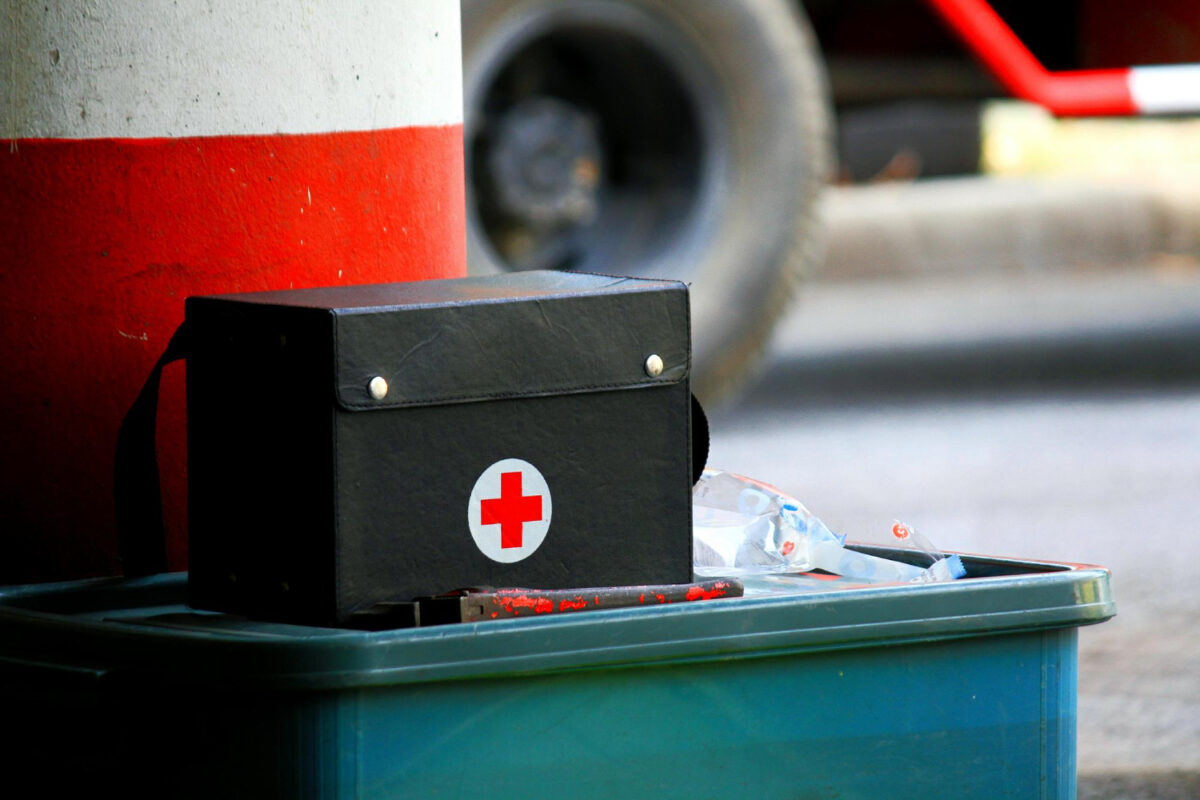 Ce trebuie să ai întotdeauna în trusa de urgență din casă