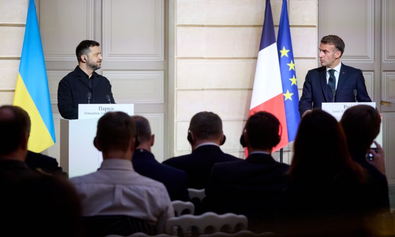 Macron evită să „dea lecții Ucrainei” în scandalul corupției: „Adevărata dictatură este la Moscova”