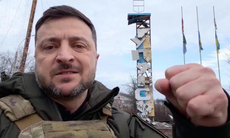 Zelenski ar câștiga alegerile la pas, din primul tur. Câți ucraineni îl susțin după patru ani de război