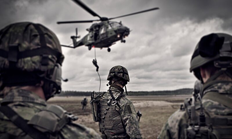 Exerciții militare în Finlanda. Militarii se antrenează pentu un posibil atac rusesc