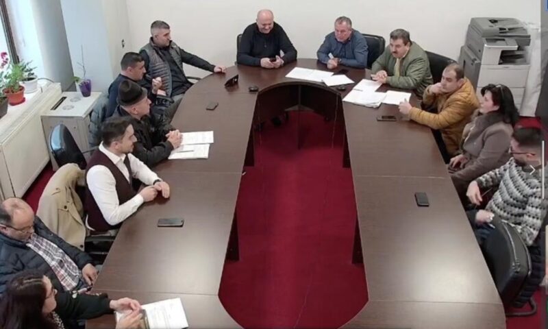 Situație fără precedent la Baia de Fier! Șase consilieri locali și-au pierdut mandatele