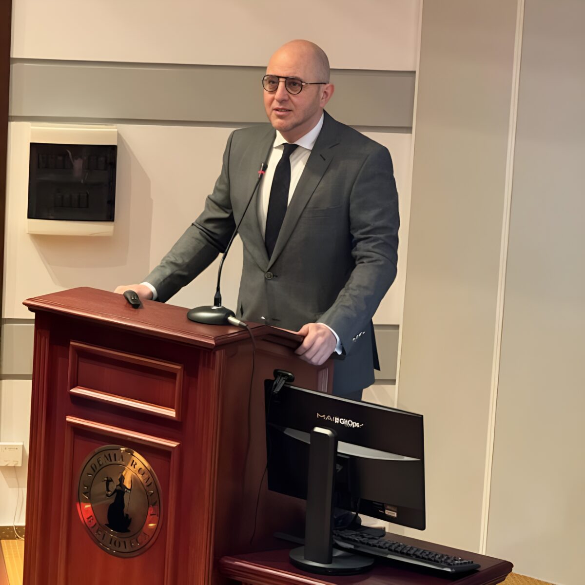 Pilde pentru Ciprian Ciucu: nu mai pregătiți bucureștenii pentru Groenlanda!