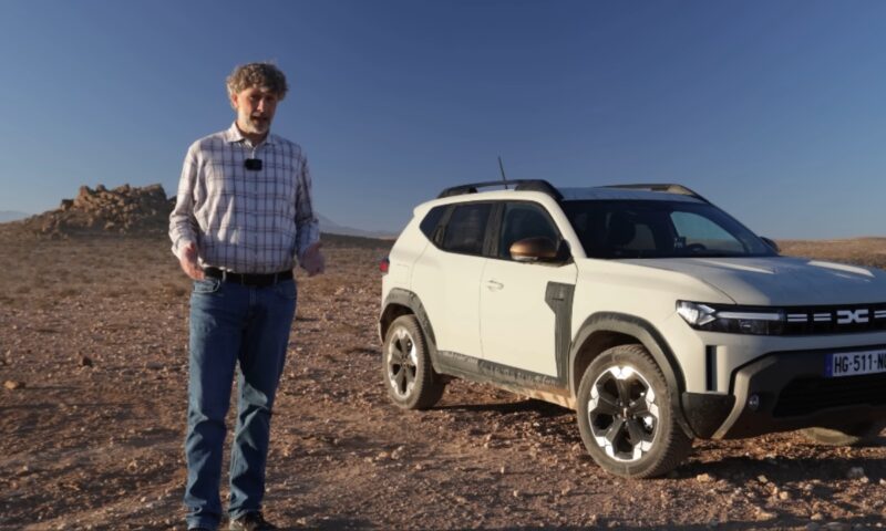Noul model Dacia Duster stârnește admirația pasionaților auto. Un jurnalist din Olanda, fascinat de mașină