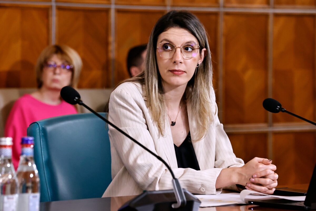 Moțiune simplă împotriva ministrei Diana Buzoianu, depusă la Senat de AUR