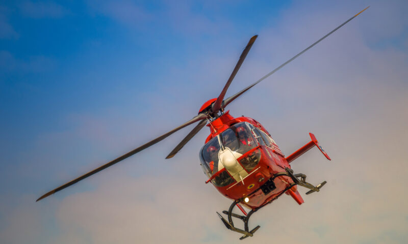 Ambuteiaj pe DN2A. Două mașini implicate într-un accident, o victimă încarcerată