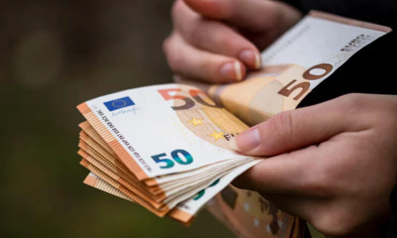 Ce ne lipsește să aderăm la zona euro. Mugur Isărescu a explicat pașii pe care România trebuie să îi parcurgă