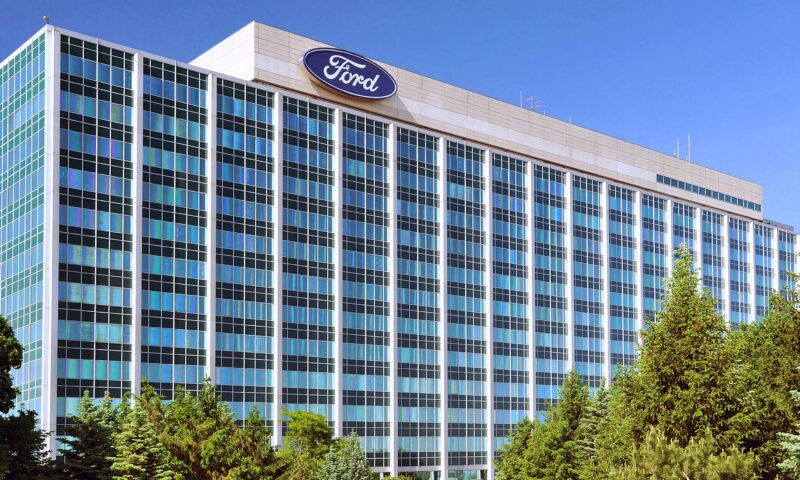 Ford va folosi tehnologia Renault pentru a concura cu vehiculele electrice chinezești în Europa