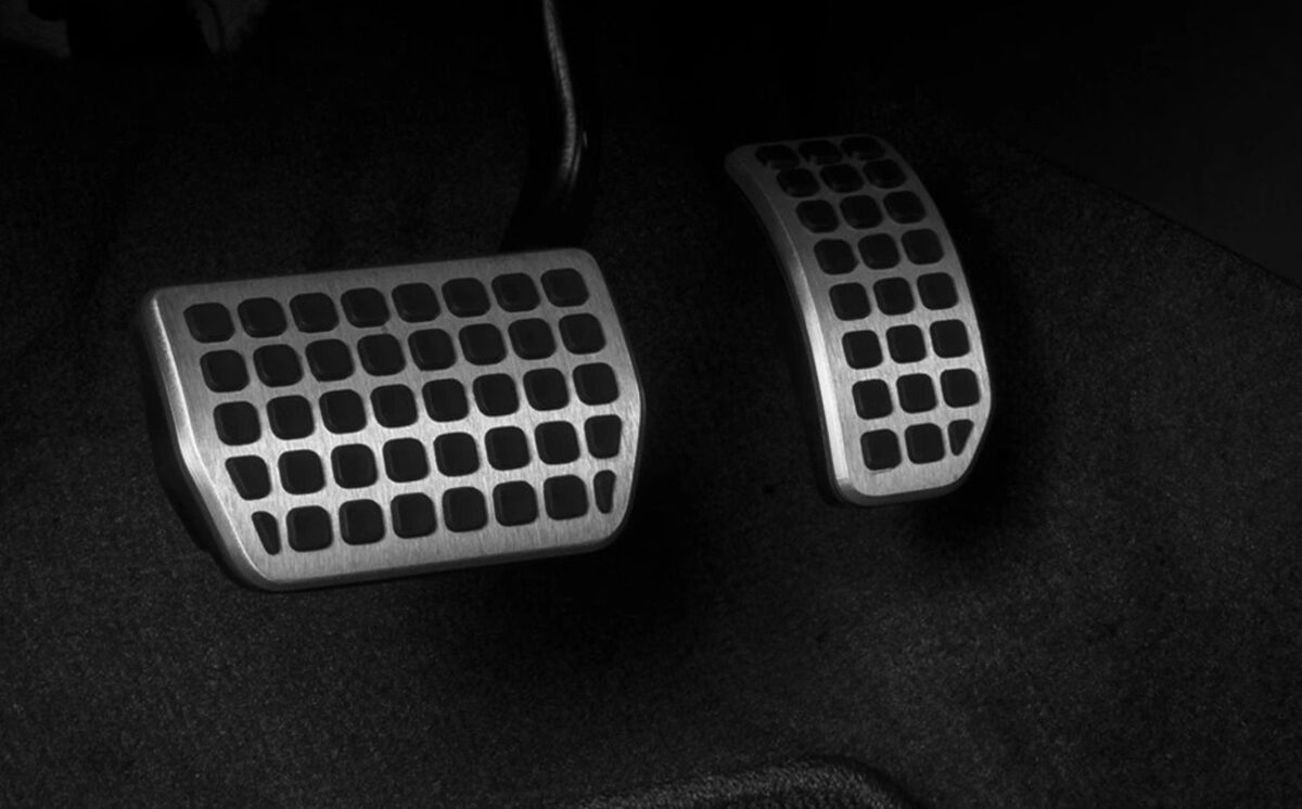 Frână, accelerație, mașină automata