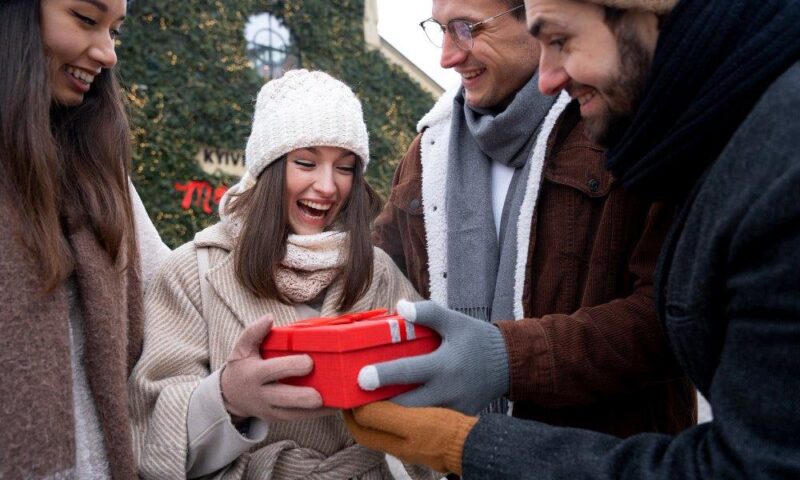 Cadouri inteligente pentru sărbători: trei idei cool, rapide și fără bătăi de cap