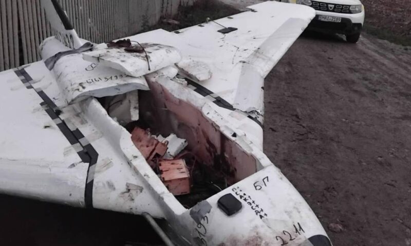 O nouă dronă rusească descoperită în sudul Republicii Moldova. Aparatul a căzut în curtea unei case din Ștefan Vodă