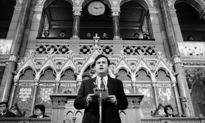 15 Decembrie 1989. Ziua în care numele lui Laszlo Tokes devine scânteia care aprinde Timișoara. Ultimele 30 de zile ale comunismului