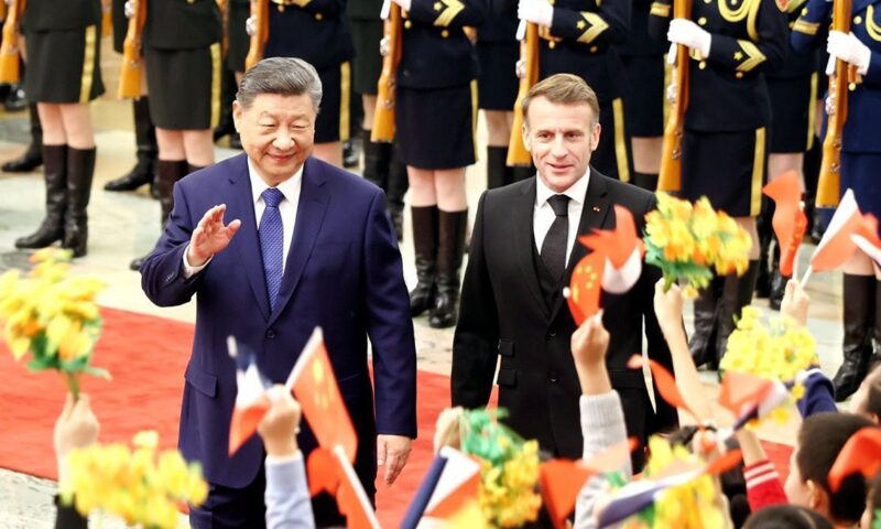 Macron ar vrea ca Xi Jinping să intervină în conflictul din Ucraina