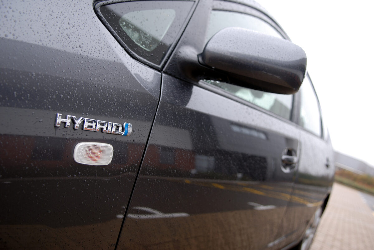 Moartea mașinii electrice sau doar începutul unei noi etape? De ce hidrogenul revine în strategia marilor constructori auto