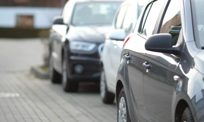 Impozitul pe mașini. Cum se aplică concret taxele pentru hibride și standardele de emisii în 2026