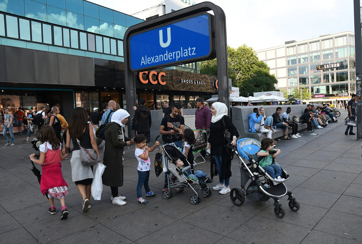 Migranții, puși la muncă în Germania. Cine refuză își pierde beneficiile sociale