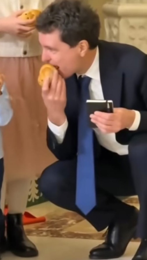 Președintele Nicușor Dan la întâlnirea cu Moș Crăciun de la Cotroceni