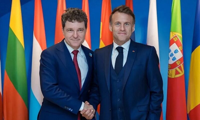 Nicușor Dan se va întâlni marți cu Emmanuel Macron la Palatul Élysée