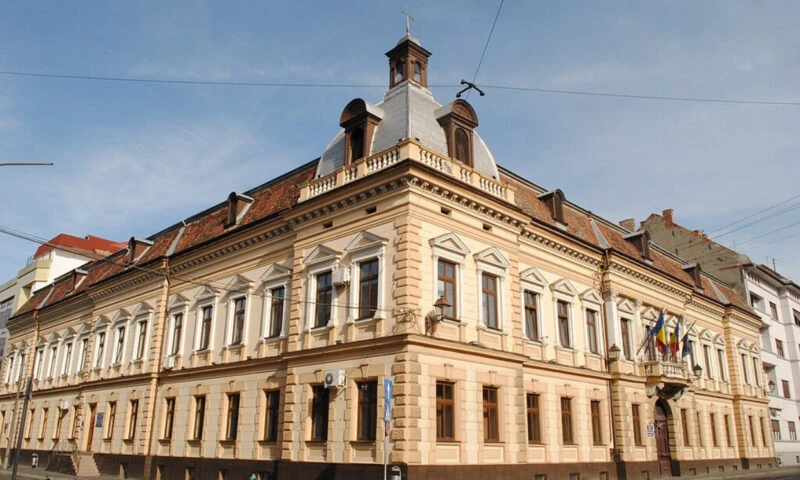 Prefectura din Sibiu, evacuată din cauza mirosului de gaz. Serviciile de permise și pașapoarte, suspendate