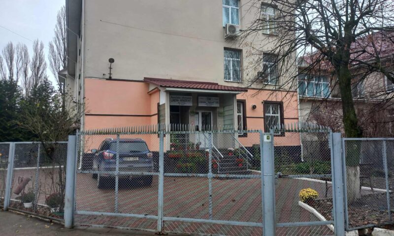 Moarte misterioasă la o clinică privată de narcologie. S-a stins sub perfuzie. Video