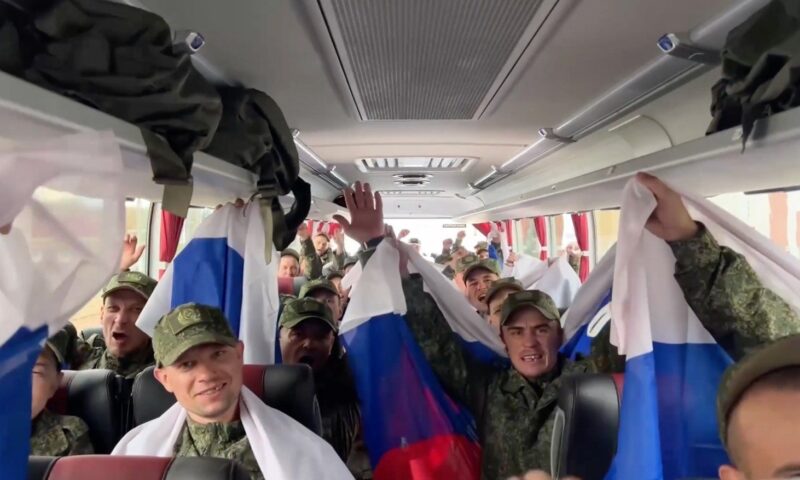 Masacru într-o bază militară din Rusia. Un fost prizonier de război, proaspăt eliberat de ucraineni, și-a executat șapte camarazi