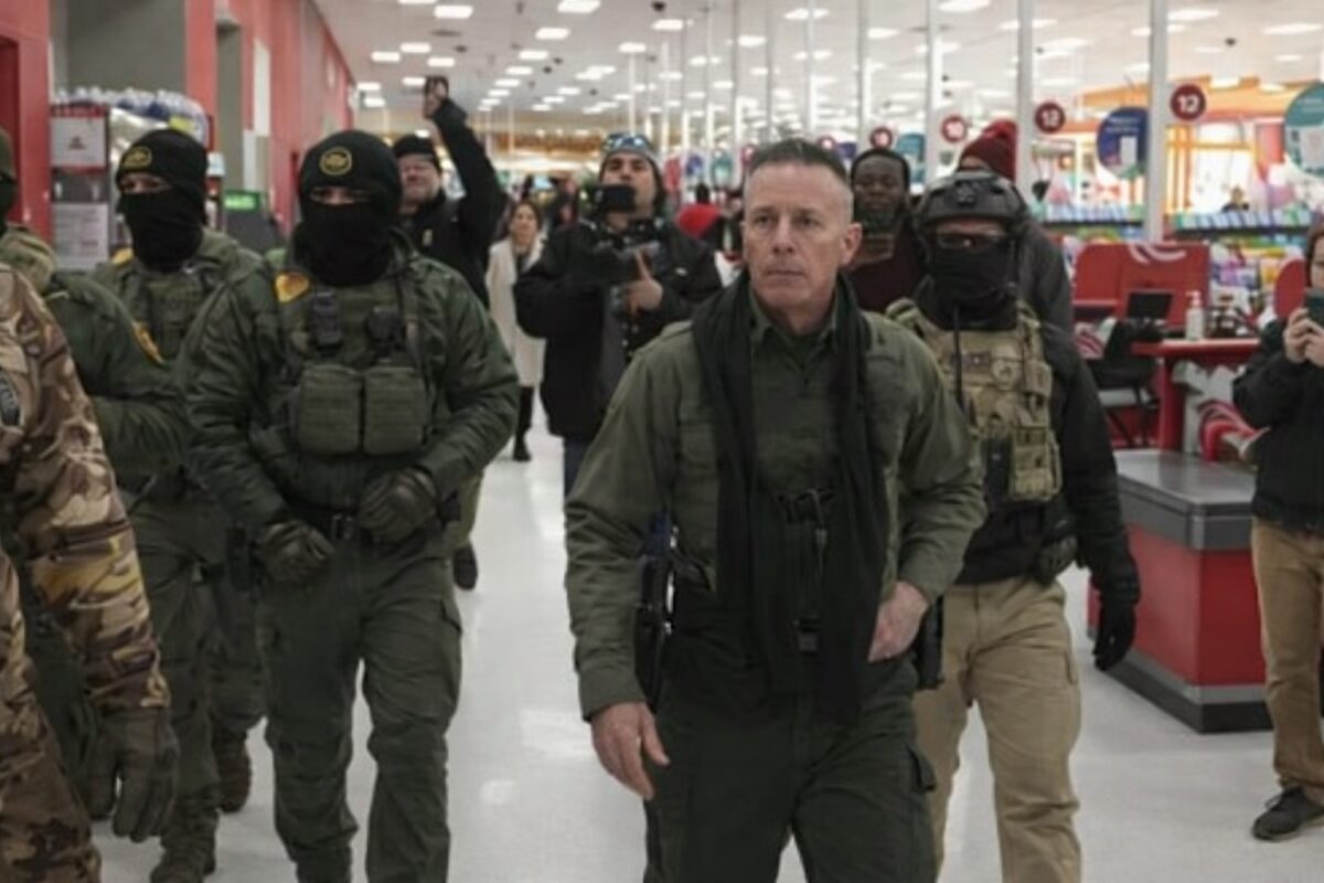 O asistentă medicală a realizat videoclipuri în care-i învăța pe extremiști cum să atace ICE