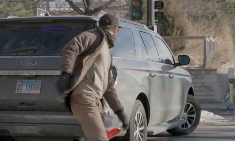 Cine era, de fapt, Alex Pretti, bărbatul împușcat în Minnesota. A atacat mașina agenților federali și i-a scuipat