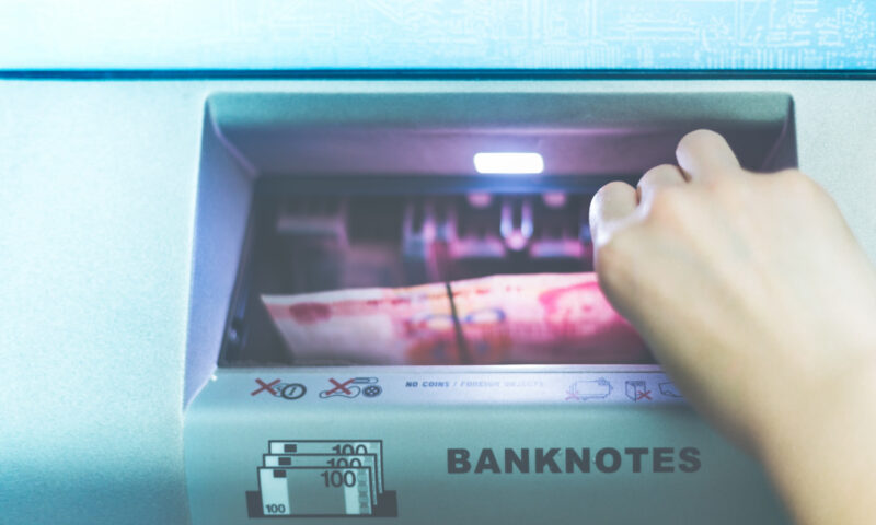 Bulgarii își schimbă masiv economiile în euro. Peste o treime din leva a dispărut deja din circulație