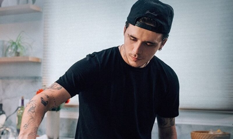 De ce au fost blocați David și Victoria Beckham de fiul lor pe social media