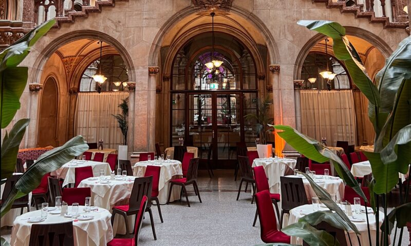 Cele mai spectaculoase cafenele și baruri din lume. Experiențe de neuitat