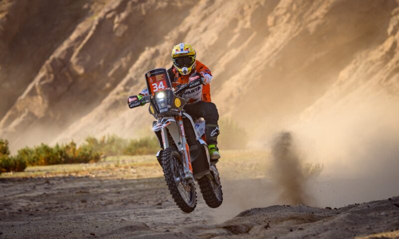 Pilotul român Emanuel Gyenes, câștigător în etapa a doua din Raliul Dakar 2026