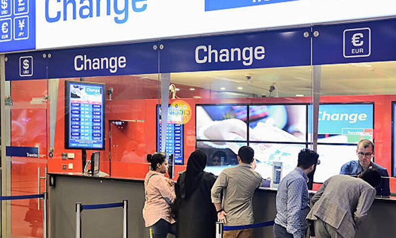 Euro a luat-o înaintea previziunilor. Unde a ajuns la 5, 5 lei