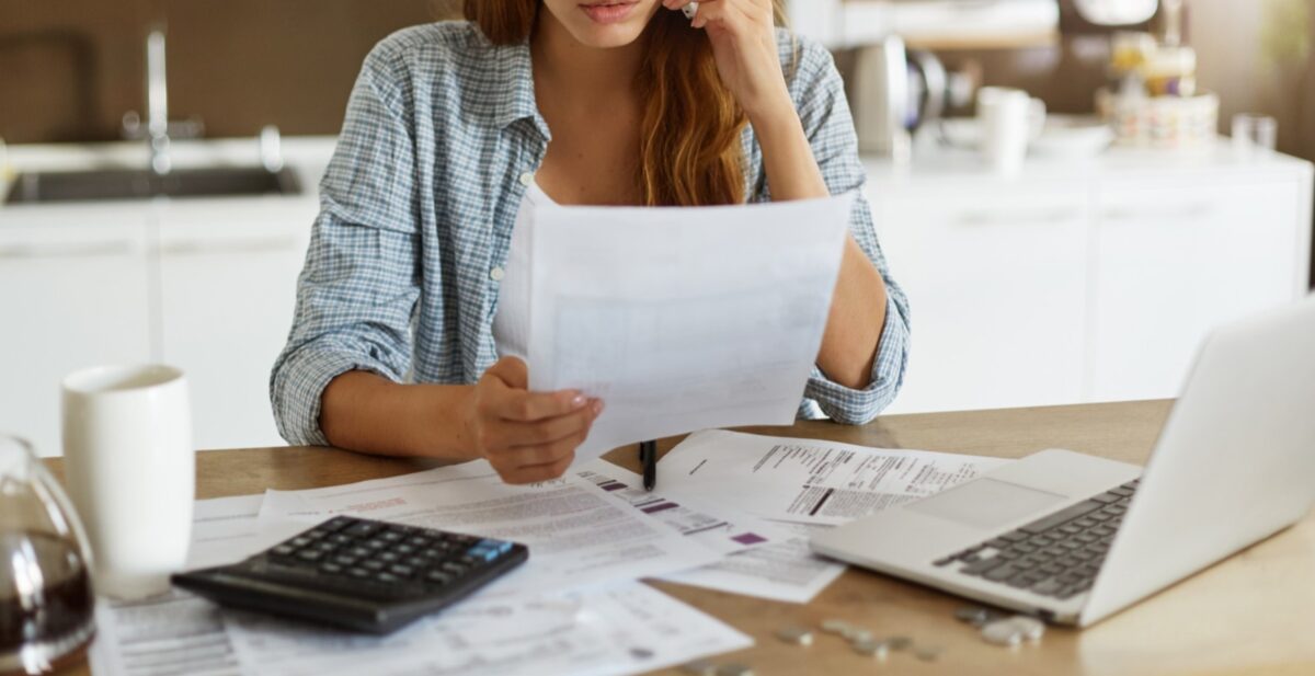 Vouchere pentru facturile la energie, fără drumuri la Poștă. Ce schimbări se pregătesc