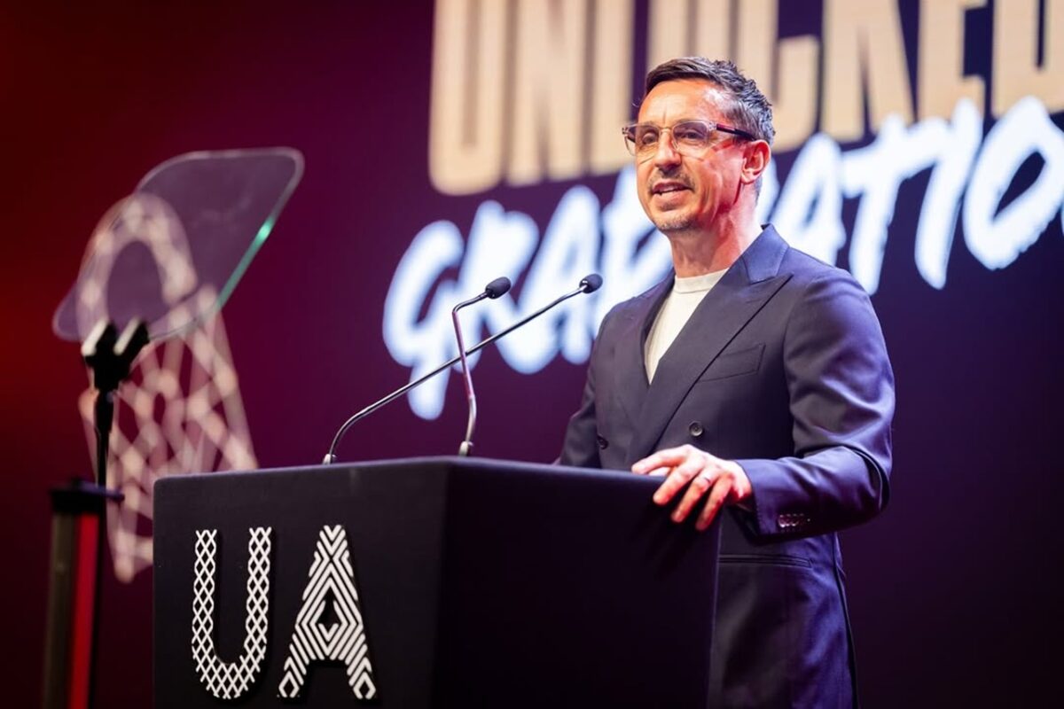 Gary Neville, apel ferm către Manchester United: „Încetaţi cu experimentele”