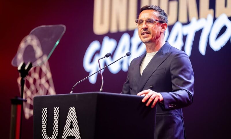 Gary Neville, apel ferm către Manchester United: „Încetaţi cu experimentele”