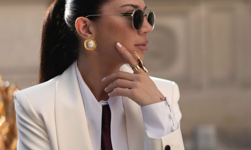 Cloud Dancer, culoarea anului 2026. Cum o poți integra în ținute