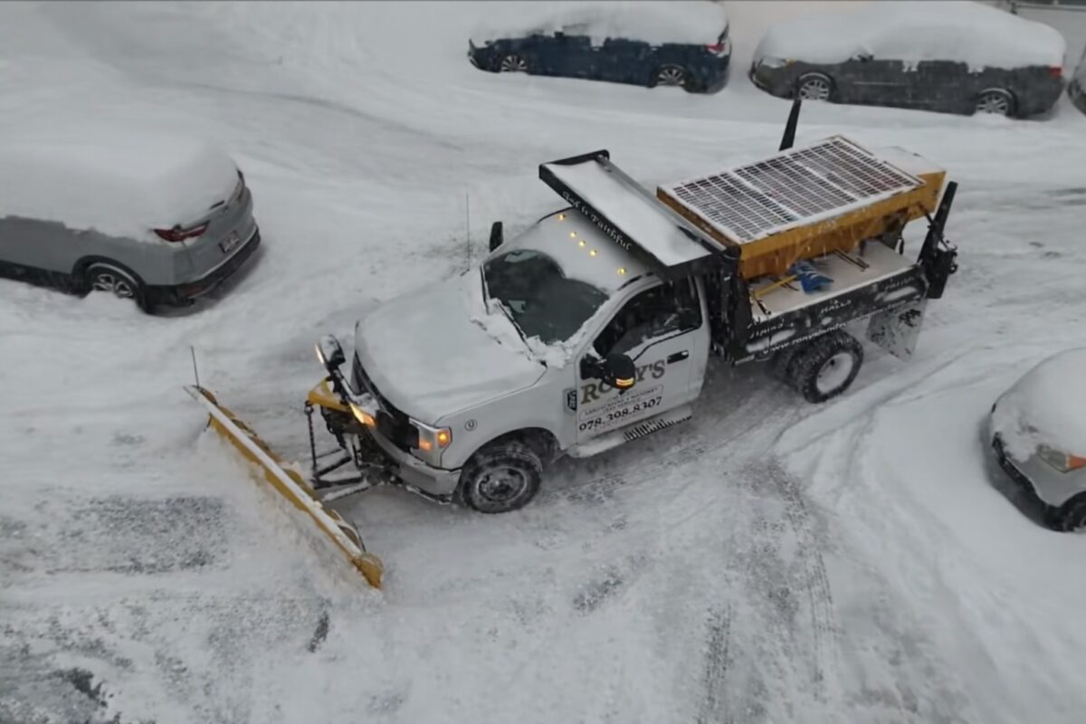 Furtuna care a înghețat Statele Unite. 23 de morți și haos total în transporturi