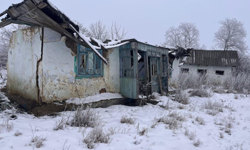 Poze de la adresele unde se presupune că ar locui persoane care au cerut documente românești cu acte false, postate de Sindicatul Europol