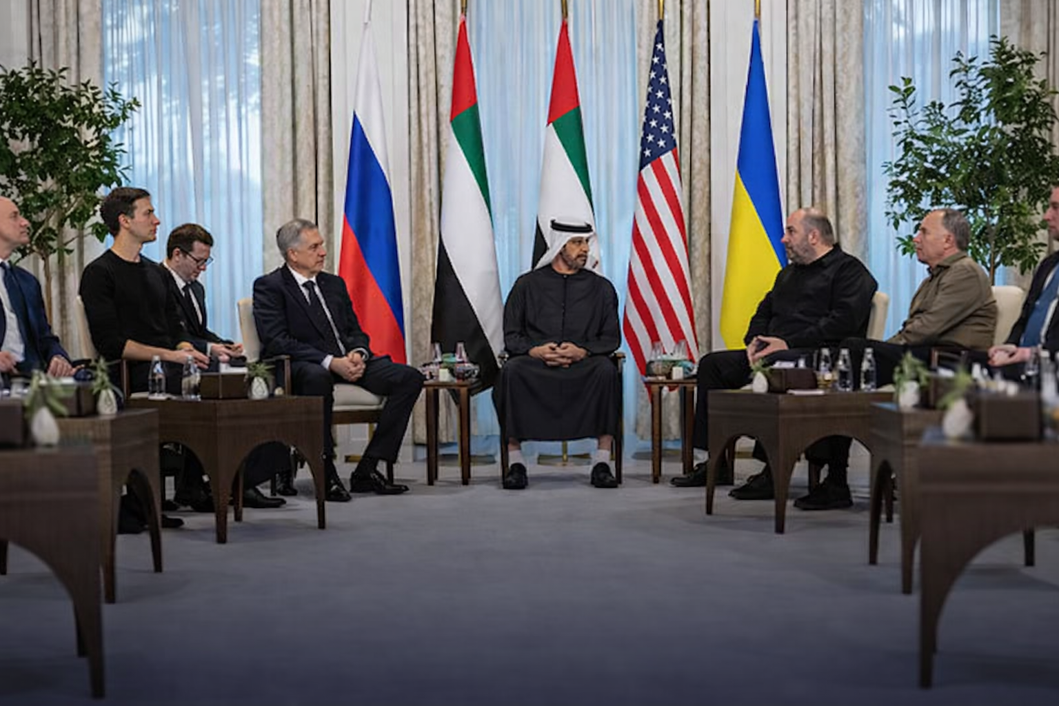 Întâlnirea trilaterala din Emirate